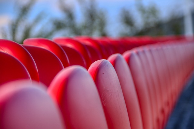 而勇士则稍 而勇士则稍